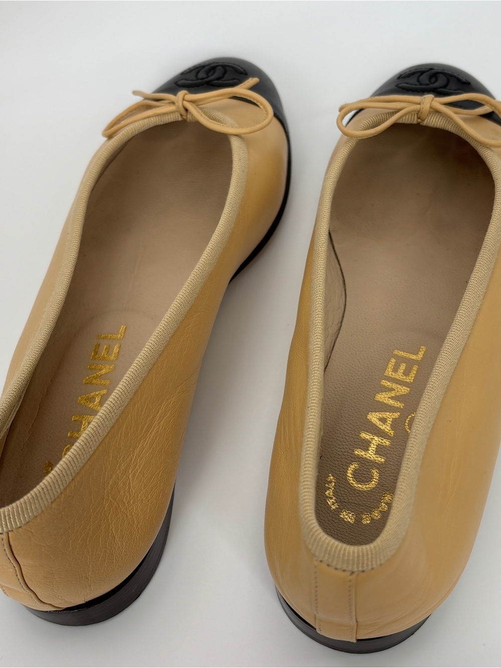 CHANEL Classic Lambskin CC Ballet Flats Beige Black Cap Toe 35.5 vtg - Picture 6 of 11
